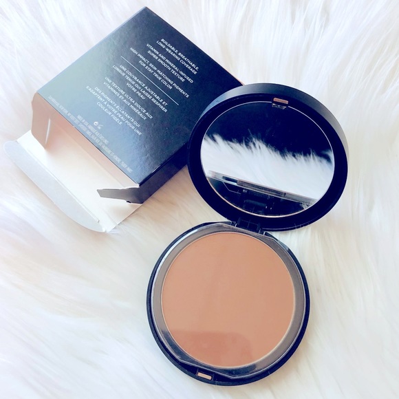 Bare Minerals BarePro Powder Foundation